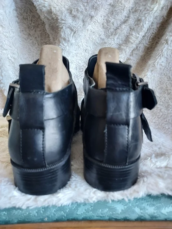 Zara Black Leather Buckle Ankle Boots Size 39 / U.S. 8.5-9 Punk Grunge Moto Edgy - Picture 7 of 11